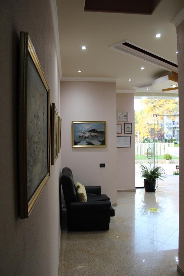 Hotel Villa Aljor Golem  Exteriör bild